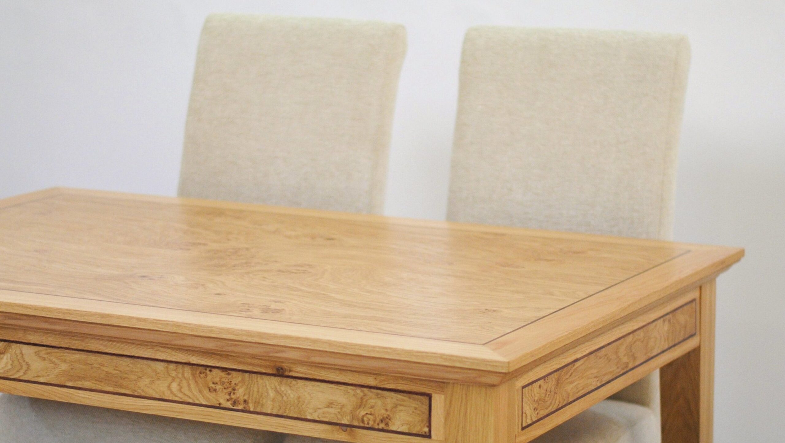 BOW517 Dining Table & 4 Chairs - Image 2